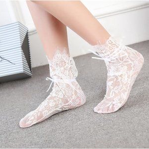 Lace Floral Tie Ribbon Socks White